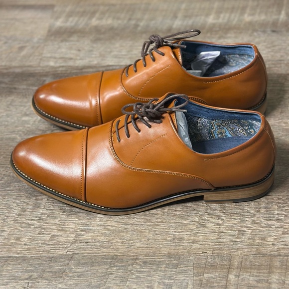 Classic Tan Leather Men's Dress Shoes - Picture 2 of 5